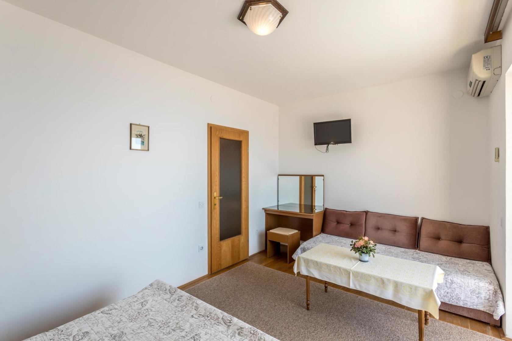 Apartments With A Parking Space Baska Voda, Makarska - 301 Rom bilde